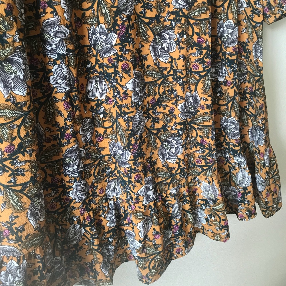 Boutique Dress - Picture 3 of 6